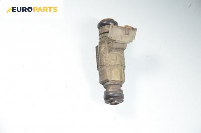 Дюза бензин за Nissan Primera Traveller II (06.1996 - 01.2002) 2.0 16V, 131 к.с., № 16600-3J000 / Bosch 0 280 155 798