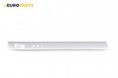 Външни лайсни за Audi A3 Hatchback II (05.2003 - 08.2012), позиция: дясна