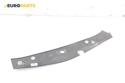 Кора над радиатор за Renault Megane II Hatchback (07.2001 - 10.2012), 4+1 вр., хечбек