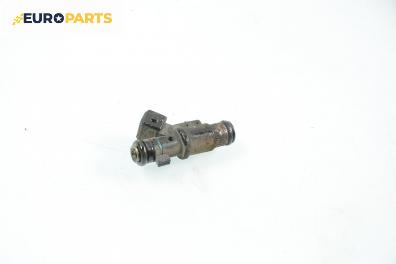 Дюза бензин за Peugeot 206 Hatchback (08.1998 - 12.2012) 1.4 i, 75 к.с.
