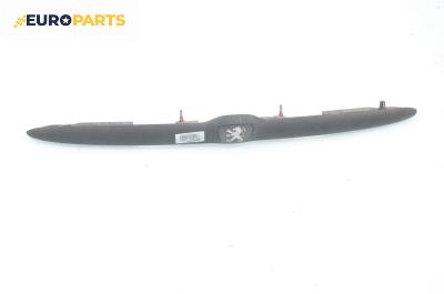 Лайсна заден капак за Peugeot 206 Hatchback (08.1998 - 12.2012), хечбек, позиция: задна