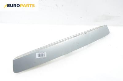 Лайсна заден капак за Mazda 6 Station Wagon I (08.2002 - 12.2007), комби, позиция: задна