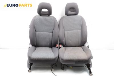 Комплект салон за Toyota RAV4 II SUV (06.2000 - 11.2005), 2+1 вр.