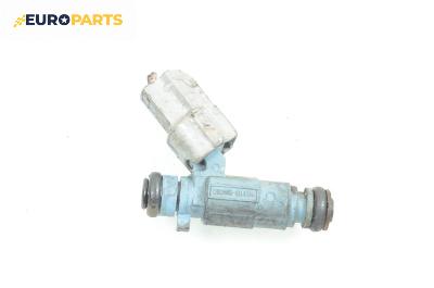 Дюза бензин за Hyundai Santa Fe I SUV (11.2000 - 03.2006) 2.4 16V 4x4, 146 к.с., № 9 260 930 003