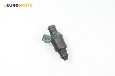 Дюза бензин за Volkswagen Golf IV Hatchback (08.1997 - 06.2005) 1.6, 100 к.с., № 037906031AA
