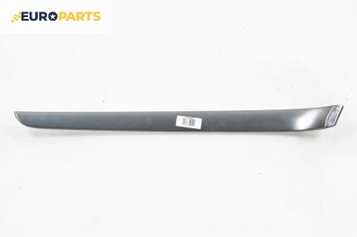 Интериорна лайсна за Audi A4 Avant B7 (11.2004 - 06.2008), 4+1 вр., комби