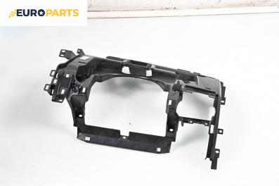 Интериорна пластмаса под таблото за Land Rover Discovery III SUV (07.2004 - 09.2009), 4+1 вр., джип