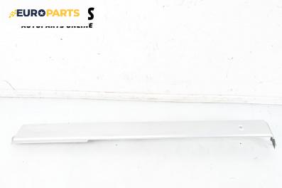 Външни лайсни за Volkswagen Transporter V Box (04.2003 - 08.2015), товарен, позиция: дясна
