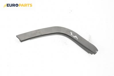 Интериорна пластмаса за Ford Mondeo III Hatchback (10.2000 - 03.2007), 4+1 вр., хечбек, позиция: задна