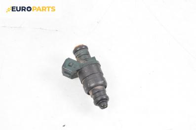 Дюза бензин за Volkswagen Golf IV Hatchback (08.1997 - 06.2005) 1.6, 100 к.с., № 03790631AA