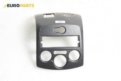 Централна конзола за Renault Clio III Hatchback (01.2005 - 12.2012)