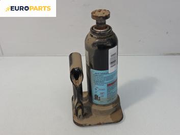 Крик за Kia Sorento I SUV (08.2002 - 12.2009)