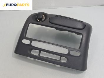 Централна конзола за Toyota Yaris Hatchback I (01.1999 - 12.2005)