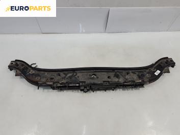 Кора под радиатор за Renault Megane II Hatchback (07.2001 - 10.2012), 4+1 вр., хечбек
