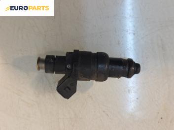 Дюза бензин за Mercedes-Benz CLK-Class Coupe (C208) (06.1997 - 09.2002) 200 (208.335), 136 к.с.