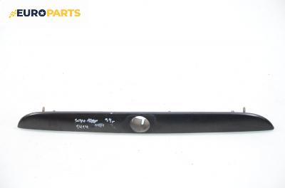 Лайсна заден капак за Citroen Saxo Hatchback (02.1996 - 04.2004), хечбек