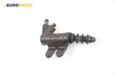 Долна помпа за съединител за Mazda Premacy Minivan (07.1999 - 03.2005)