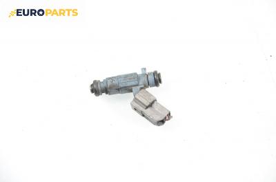 Дюза бензин за Hyundai Santa Fe I SUV (11.2000 - 03.2006) 2.4 16V 4x4, 136 к.с.
