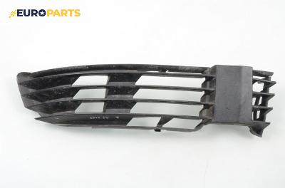 Решетка в броня за Volkswagen Passat Sedan B5.5 (10.2000 - 12.2005), седан, позиция: дясна