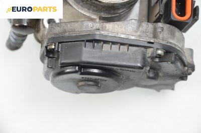 Дроселова клапа за Volkswagen Golf III Hatchback (08.1991 - 07.1998) 1.6, 101 к.с., № 037 133 064 D
