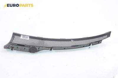 Кора под чистачки за Mercedes-Benz C-Class Sedan (W202) (03.1993 - 05.2000), 4+1 вр., седан