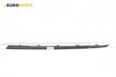 Външни лайсни за Suzuki Swift III Hatchback (02.2005 - 10.2010), хечбек, позиция: дясна
