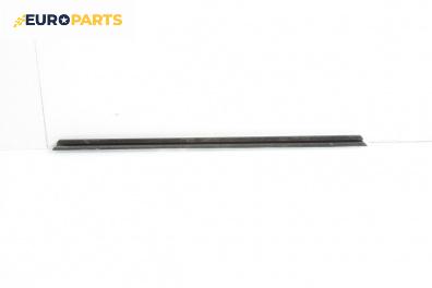 Външни лайсни за Mercedes-Benz 124 Sedan (12.1984 - 06.1993), седан, позиция: предна