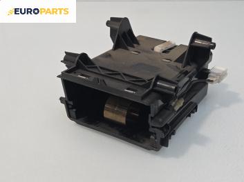 Пепелник за Nissan Primera Hatchback III (01.2002 - 06.2007)