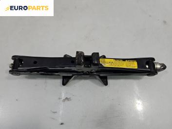 Крик за Toyota Corolla Verso II (03.2004 - 04.2009)