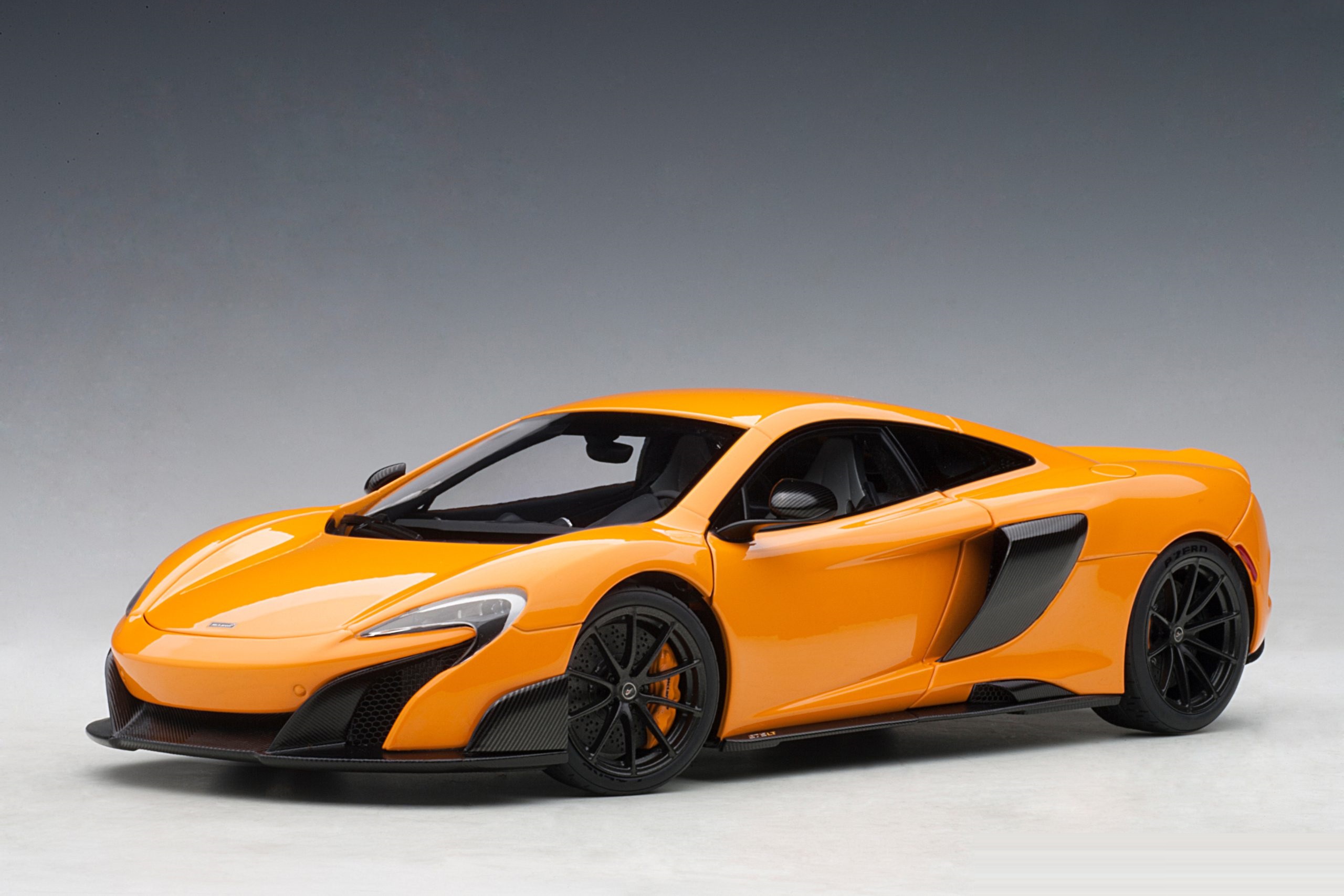 McLaren 675LT Coupe (03.2015 - ...)